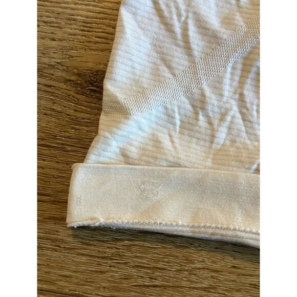 Lululemon Womens White Sleeveless Athletic Tank Top Size 8 - Picture 3 of 3